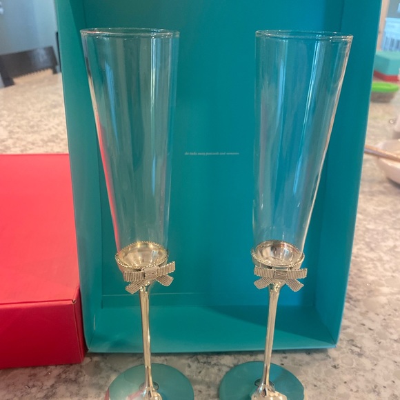 Kate Spade Grace Avenue Toasting Flutes - Picture 4 of 5
